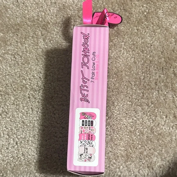 Betsey Johnson Pink White Bubbly 7 Socks Collection NIB - Picture 3 of 4